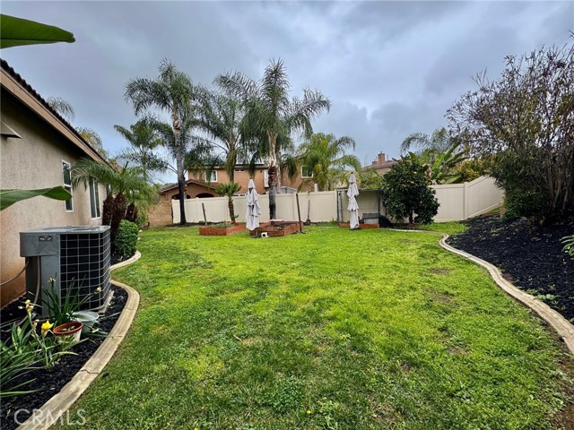 Detail Gallery Image 4 of 5 For 35392 Corte Los Flores, Winchester,  CA 92596 - 4 Beds | 2/1 Baths