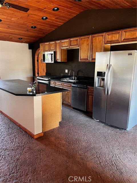 Detail Gallery Image 10 of 19 For 3379 50th St W, Rosamond,  CA 93560 - 2 Beds | 1 Baths
