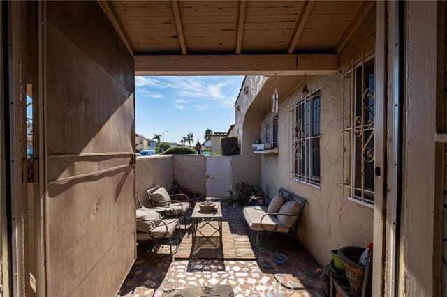 Detail Gallery Image 8 of 26 For 1030 W 80th St, Los Angeles,  CA 90044 - 3 Beds | 1 Baths