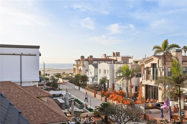 Detail Gallery Image 4 of 71 For 58 6th St, Hermosa Beach,  CA 90254 - 4 Beds | 5 Baths