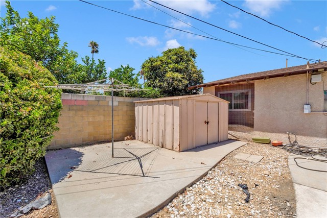 17527 Granada Avenue, Fontana, California 92335, 4 Bedrooms Bedrooms, ,2 BathroomsBathrooms,Single Family Residence,For Sale,Granada,HD24155670