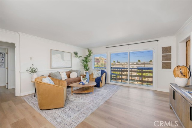 Detail Gallery Image 5 of 23 For 2844 E 3rd St #210,  Long Beach,  CA 90814 - 2 Beds | 2 Baths