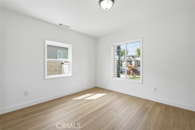 Detail Gallery Image 34 of 53 For 11916 Oxford Ave, Hawthorne,  CA 90250 - 3 Beds | 2 Baths