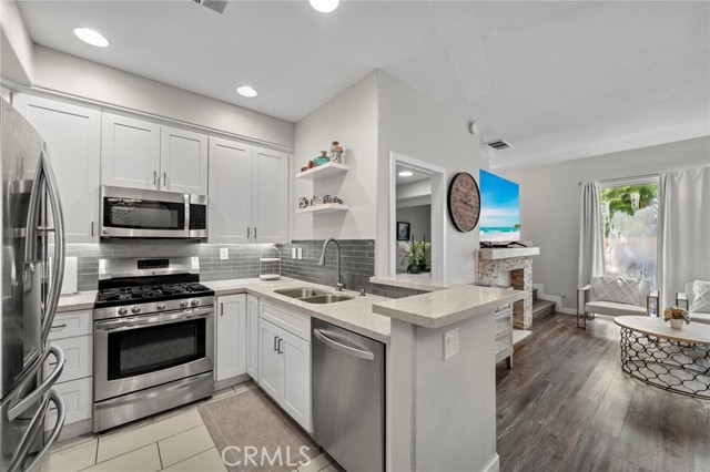 Detail Gallery Image 14 of 30 For 839 S Yellowstone Way, Anaheim,  CA 92808 - 2 Beds | 2/1 Baths