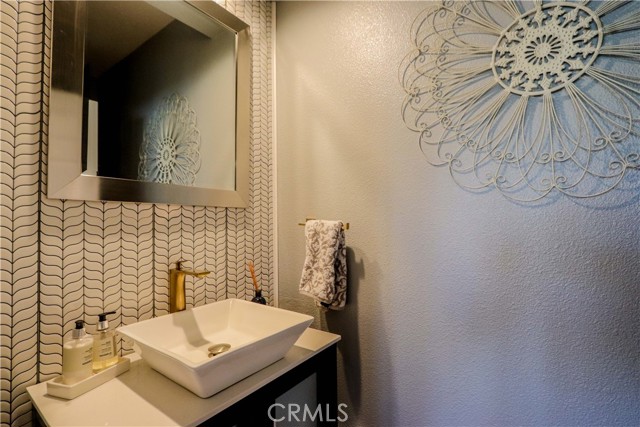 Detail Gallery Image 11 of 50 For 44250 Indian Canyon Ln, Palm Desert,  CA 92260 - 3 Beds | 2/1 Baths