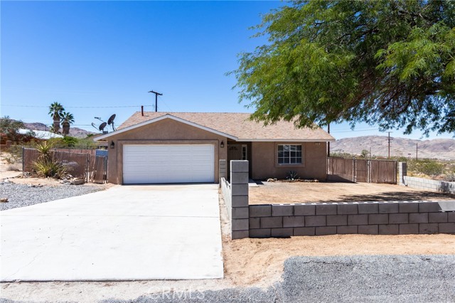 6548 Quail Spring Avenue, 29 Palms CA: https://media.crmls.org/medias/fcb3d3b9-0779-4d39-bc8c-cf66fc099472.jpg