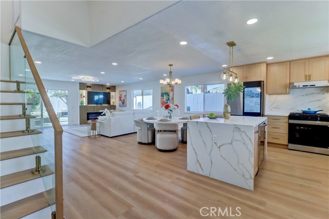 Detail Gallery Image 9 of 63 For 19691 Canberra Ln, Huntington Beach,  CA 92646 - 5 Beds | 3 Baths