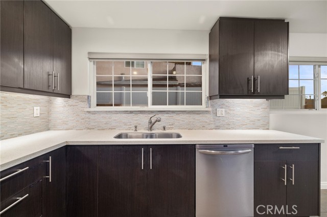 Detail Gallery Image 17 of 52 For 12759 Elkwood St, North Hollywood,  CA 91605 - 4 Beds | 3 Baths