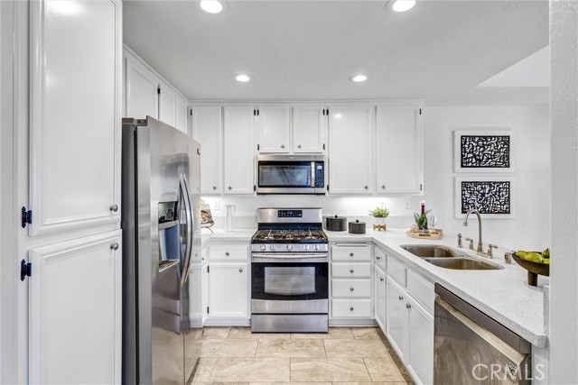 Detail Gallery Image 10 of 26 For 91 Tierra Plano, Rancho Santa Margarita,  CA 92688 - 2 Beds | 2 Baths