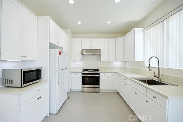 Detail Gallery Image 19 of 49 For 12892 Abbey Rd, Garden Grove,  CA 92843 - 4 Beds | 2/1 Baths