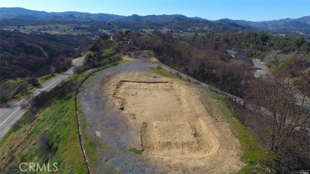 951 Rubicon Drive, Ukiah CA: https://media.crmls.org/medias/fcb5d011-ed8c-47a5-a527-f71a746cd97a.jpg