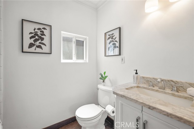 2482 New York Drive, Altadena CA: https://media.crmls.org/medias/fcb6de5b-5675-41a6-a9b1-3ef888587c11.jpg
