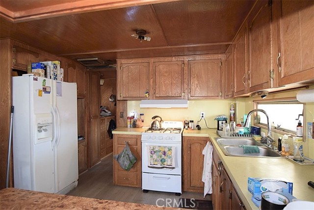 Detail Gallery Image 8 of 12 For 56425 29 Palms Hwy #100,  Yucca Valley,  CA 92284 - 2 Beds | 1 Baths