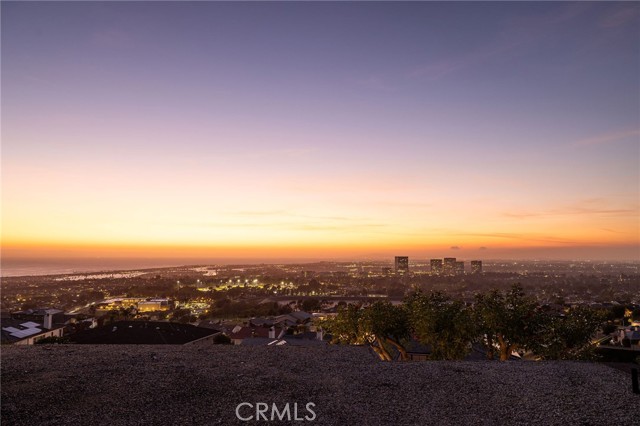 Detail Gallery Image 13 of 42 For 9 Jade, Corona Del Mar,  CA 92625 - 5 Beds | 4/1 Baths