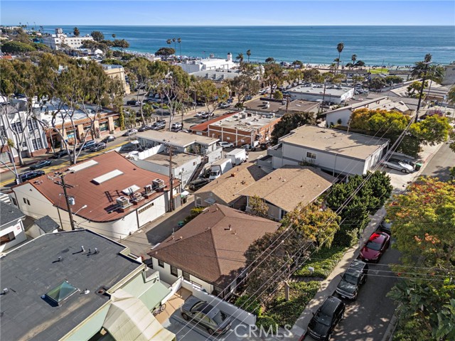 189 Lower Cliff Drive, Laguna Beach CA: https://media.crmls.org/medias/fcb75f82-0253-44b0-86d9-1515eec31832.jpg