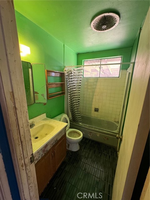 11502 Valjean Avenue photo 4