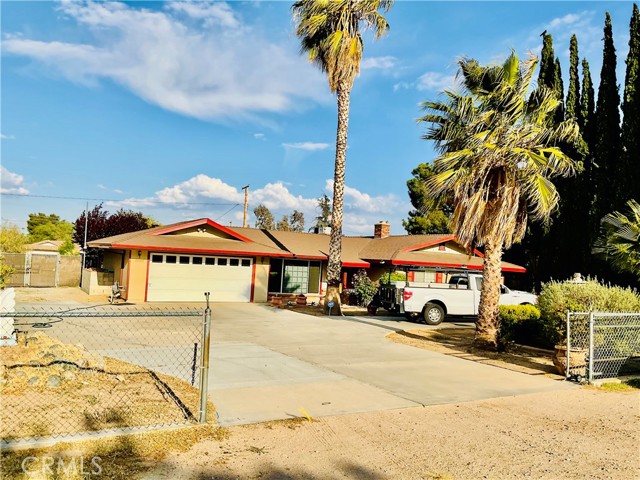 10195 Shangri La Avenue, Hesperia CA: https://media.crmls.org/medias/fcba710d-7f25-41d4-9464-6199b4e63006.jpg