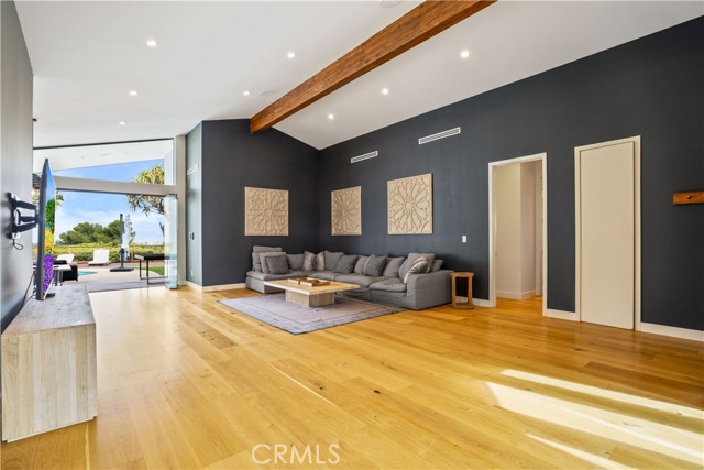 Detail Gallery Image 5 of 65 For 11308 Dona Teresa Dr, Studio City,  CA 91604 - 5 Beds | 4 Baths