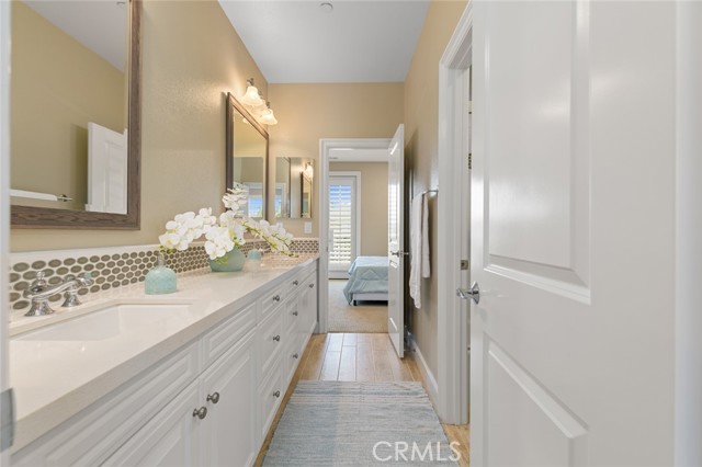 Image 28 of 61 For 17472 Oakbluffs Lane