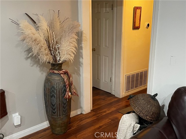 10016 Sophia Avenue, North Hills CA: https://media.crmls.org/medias/fcbc84a6-28d2-4cd9-94d6-63bd27f7afb0.jpg
