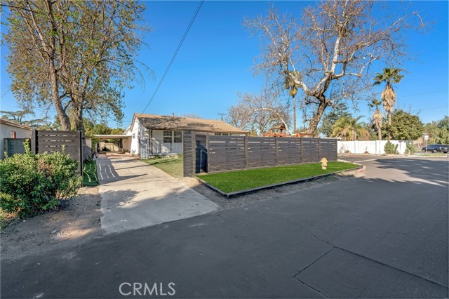 6059 Vantage Avenue, Valley Glen CA: https://media.crmls.org/medias/fcbcf682-02d1-4582-931e-89483374ad94.jpg