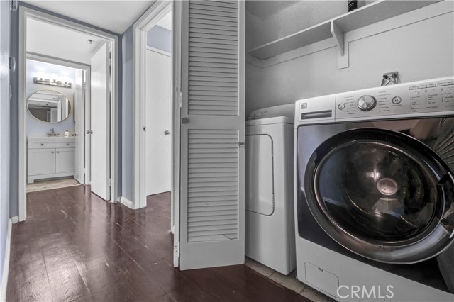 520 N Louise Street, Glendale CA: https://media.crmls.org/medias/fcbdc903-8ad5-4498-a6b9-e1f5ac566323.jpg