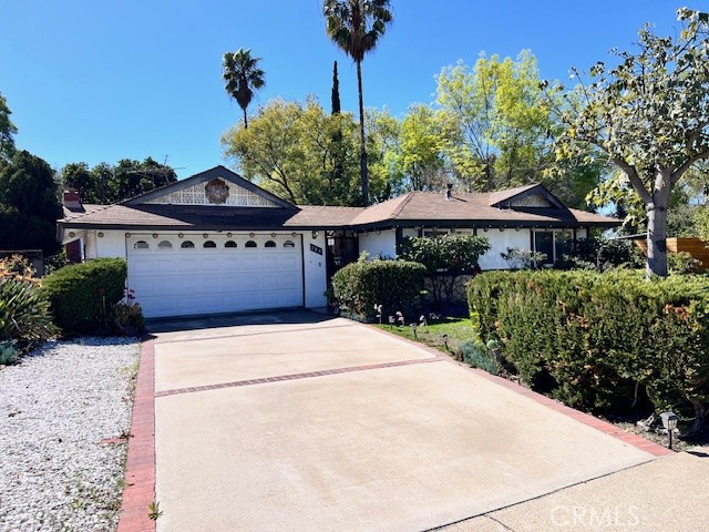 204 Buena Vista Drive, Claremont CA: https://media.crmls.org/medias/fcbe3fe5-c700-40f8-a591-c527b7a33d7f.jpg