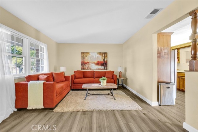 Detail Gallery Image 6 of 38 For 11518 Willins St, Santa Fe Springs,  CA 90670 - 3 Beds | 2 Baths