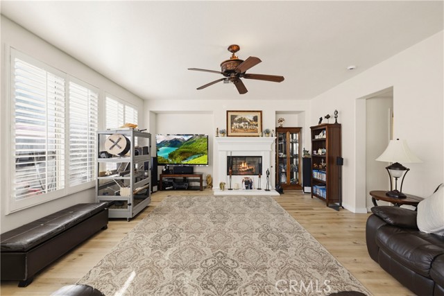 Detail Gallery Image 26 of 75 For 19721 Mathilde, Saugus,  CA 91350 - 5 Beds | 4 Baths