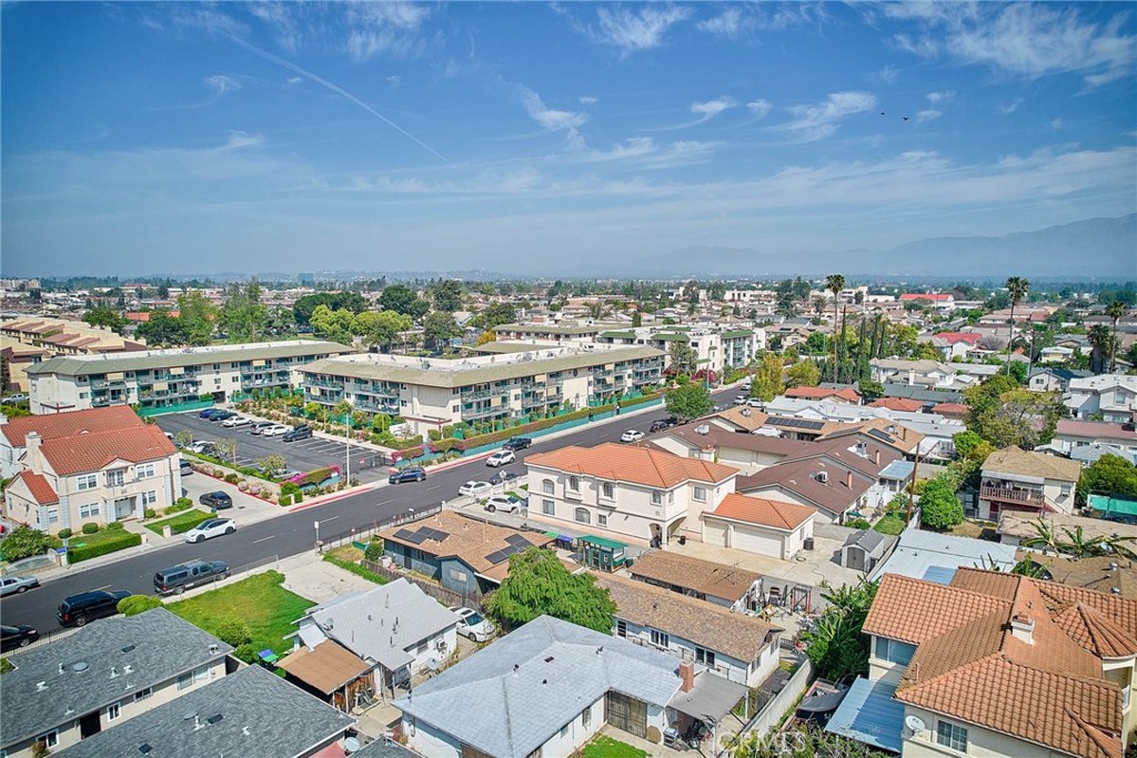 https://media.crmls.org/medias/fcbeb87d-820e-4a87-aeda-dbaa1653906a.jpg?preset=X-Large