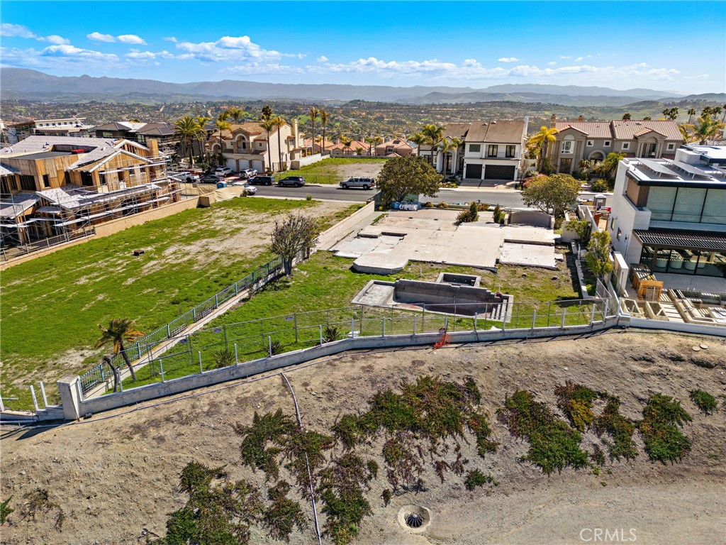 MLS #OC25072199 img 4
