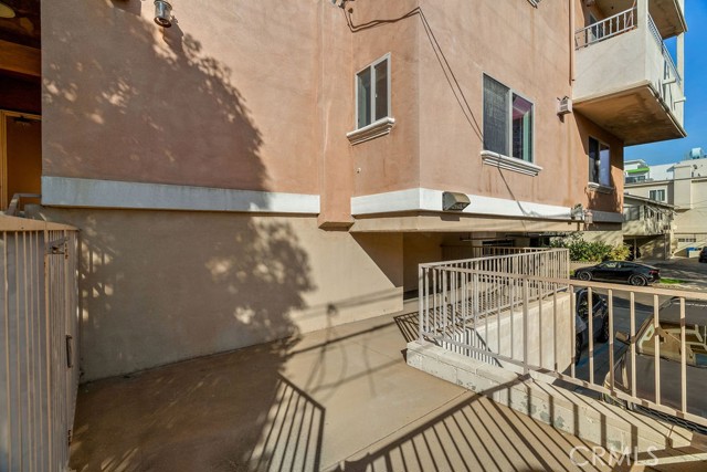 Detail Gallery Image 54 of 61 For 11504 Moorpark St #103,  Studio City,  CA 91602 - 3 Beds | 2/1 Baths