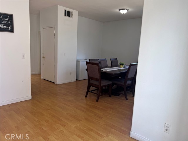 2005 E 120th Street, Los Angeles CA: https://media.crmls.org/medias/fcc0fe36-bb1e-483f-93a3-aad6dd4aaecb.jpg