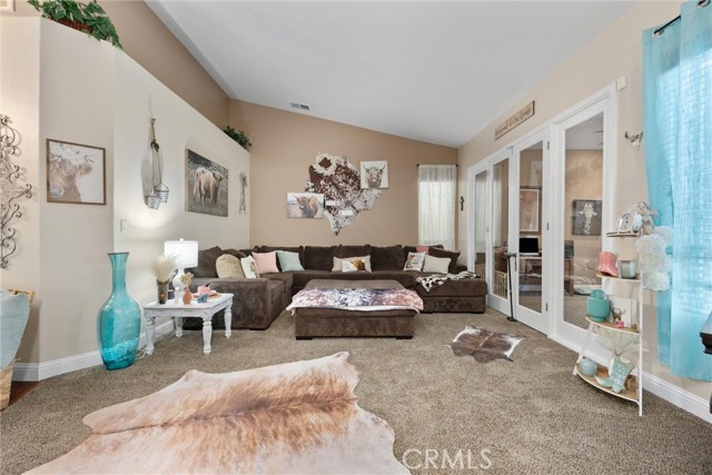 11113 Cypress Falls Avenue, Bakersfield CA: https://media.crmls.org/medias/fcc19f57-2f02-4825-92b2-92e163581fc9.jpg