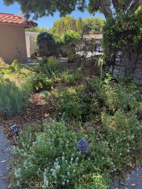 2025 Via Mariposa E, Laguna Woods CA: https://media.crmls.org/medias/fcc2d66c-92e3-47c1-a54c-17f022b330b2.jpg