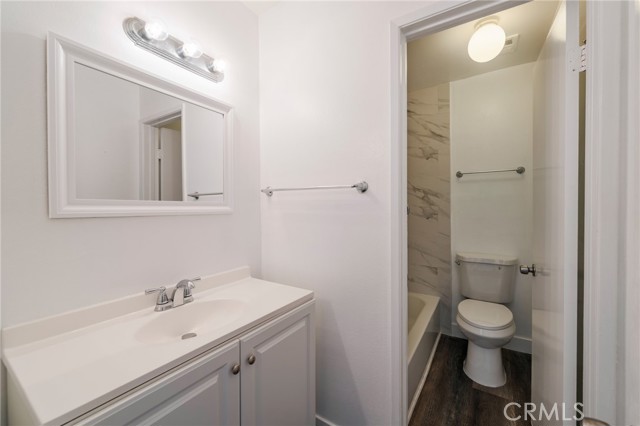 Detail Gallery Image 17 of 27 For 2155 Canyon #D,  Costa Mesa,  CA 92627 - 2 Beds | 1 Baths