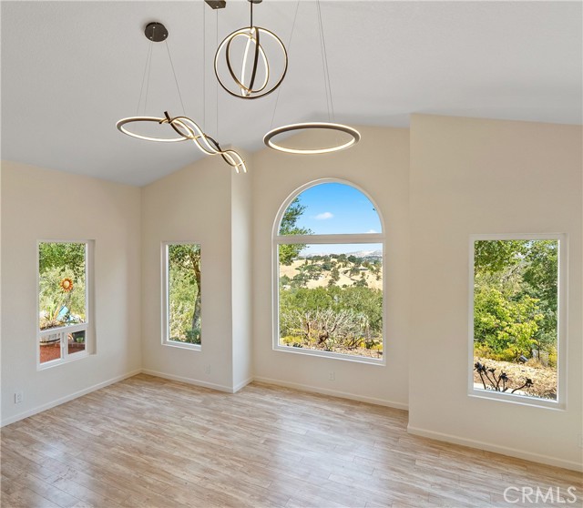 10755 Santa Ana Road, Atascadero CA: https://media.crmls.org/medias/fcc4970c-45b6-4f99-add0-808a13e36a76.jpg