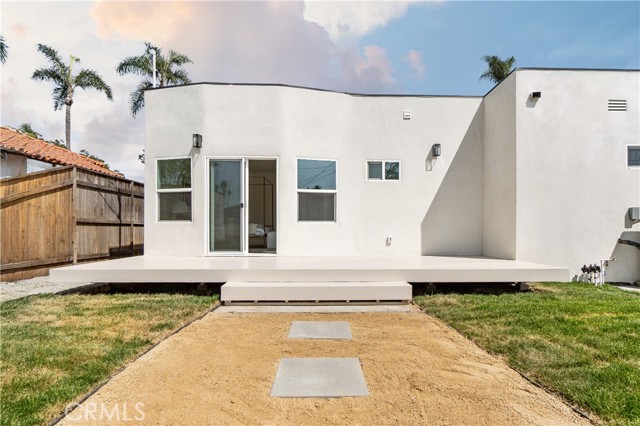 3991 Hubert Avenue, Los Angeles CA: https://media.crmls.org/medias/fcc4b59a-6018-47dc-8a75-42cb5d8b68ca.jpg