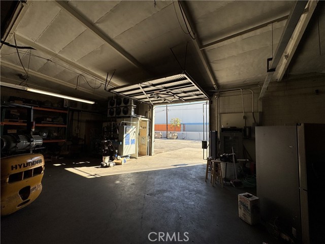 220 N Sunset Avenue, City Of Industry CA: https://media.crmls.org/medias/fcc4d735-9936-4972-b7c1-e42ff4900b61.jpg