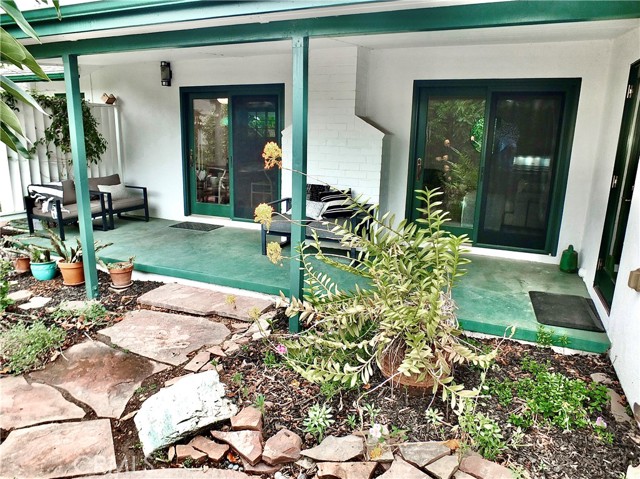 3032 Ostrom, Long Beach CA: https://media.crmls.org/medias/fcc55094-c076-4cd5-95c8-d8ba313040c1.jpg