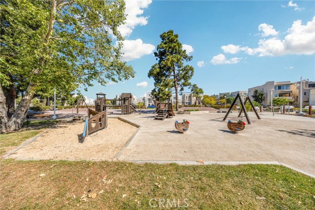 Detail Gallery Image 45 of 49 For 104 Interval, Irvine,  CA 92618 - 3 Beds | 2/1 Baths