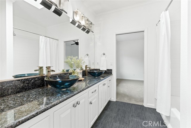 9498 Dillon Ct, Durham CA: https://media.crmls.org/medias/fcc6effc-50a1-492c-8915-025bc58b077c.jpg