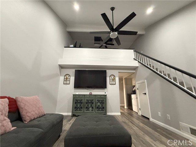 155 N Singingwood Street, Orange CA: https://media.crmls.org/medias/fcc7a0fd-de5c-4583-993c-cc93986820ec.jpg