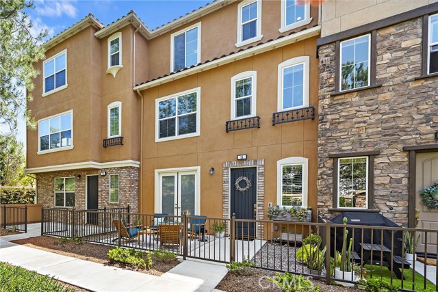 Detail Gallery Image 1 of 36 For 15 Aliso Ridge Loop, Mission Viejo,  CA 92691 - 3 Beds | 2/1 Baths