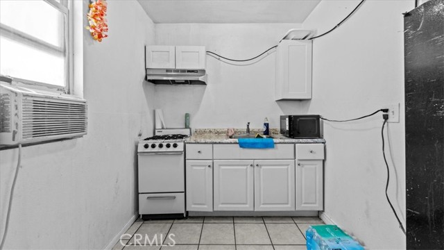2337 Ogden Street, San Bernardino CA: https://media.crmls.org/medias/fcc956c7-c85c-476b-8daa-4b668f6662a8.jpg