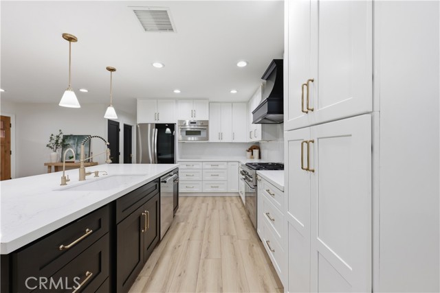 Detail Gallery Image 9 of 29 For 12811 Chaplet, North Tustin,  CA 92705 - 3 Beds | 2 Baths