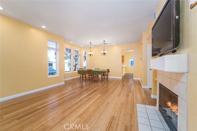 Detail Gallery Image 4 of 31 For 537 N Pageant Dr #C,  Orange,  CA 92869 - 3 Beds | 2/1 Baths