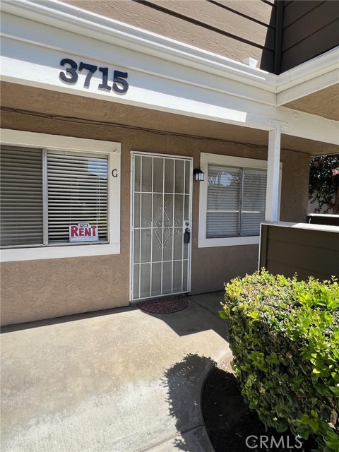 3715 Country Oaks, Ontario CA: https://media.crmls.org/medias/fcca8446-e584-42d7-a1b8-6fcbb0f55edf.jpg