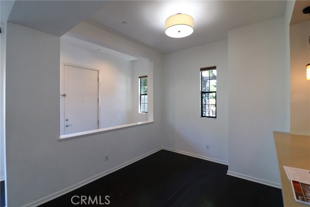 Detail Gallery Image 10 of 44 For 561 W Maple Ave, Orange,  CA 92868 - 3 Beds | 2/1 Baths