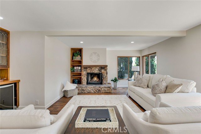 7022 Wheeler Avenue, La Verne CA: https://media.crmls.org/medias/fccbd22f-b0af-4332-96a6-6082575ce47e.jpg